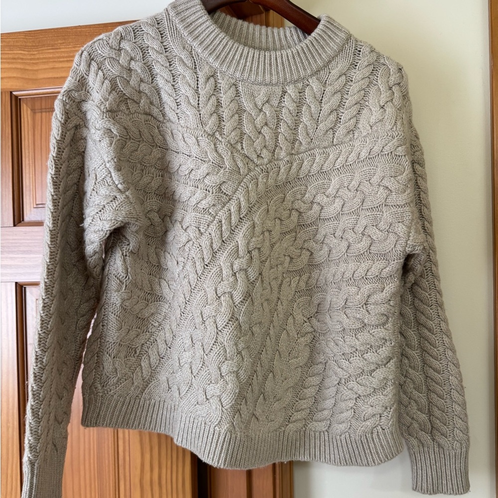 J Crew Women’s cable knit curved hem sweater